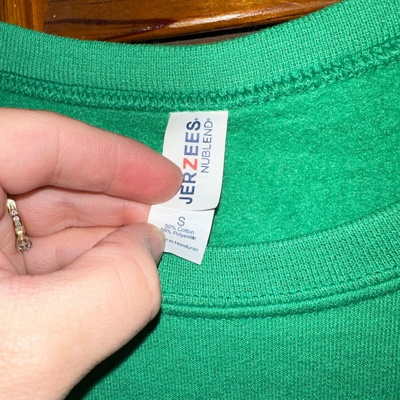 Lucky Mama Sweatshirt - Size Small - St Patrick’s Day - Sweetees - Picture 2 of 2